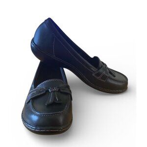 Clarks Ladies Ashland Bubble Black Leather Loafers Tasseled Size 7.5M